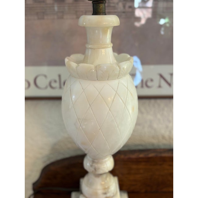 Hollywood Regency 1960s Neoclassical Italian Alabaster Table Lamp For Sale - Image 3 of 11