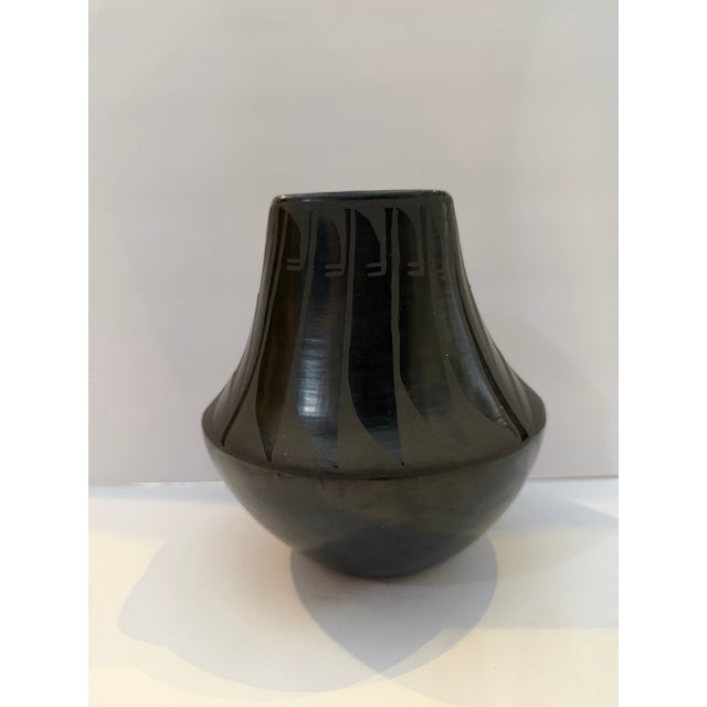 Signed Madeline Tafoya Santa Clara Pueblo Black Pottery Vessel For Sale - Image 4 of 6