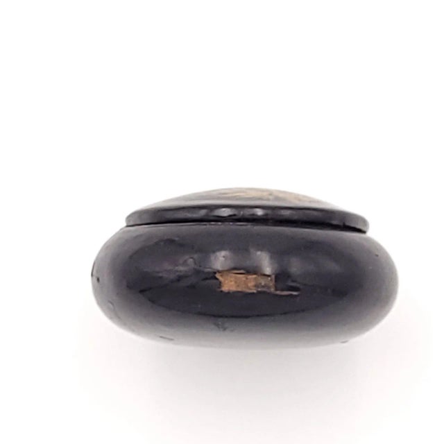 Japanese Snuff Box, Circa 1870 For Sale In San Francisco - Image 6 of 7