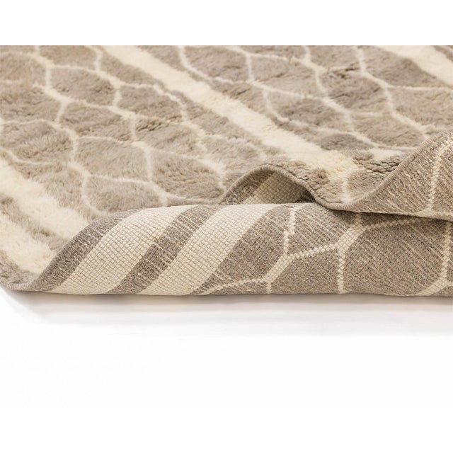 Taupe Oversize Honeycomb Trellis Hand-Knotted Wool Rug | 12'10" X 9'8" | One of a Kind For Sale - Image 8 of 9