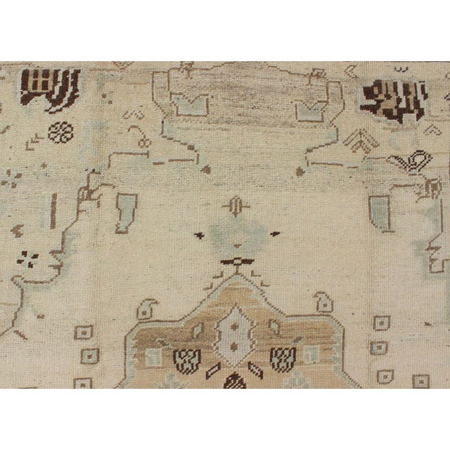 Vintage Turkish Oushak Rug in Soft Cream With Faded Taupe and Subtle Sky Blue For Sale - Image 4 of 10