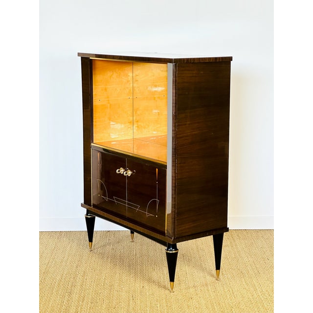 Mid-Century Modern Art Deco Walnut Display Cabinet, 1950s For Sale - Image 3 of 15