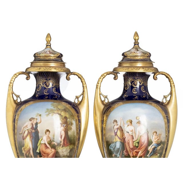 Porcelain Vases with Lids from Royal Vienna, 19th Century, Set of 2 For Sale - Image 5 of 8
