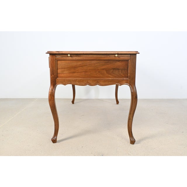 Brown Baker Furniture Style Italian Louis XV Style Rosewood Writing Desk | Newly Refinished For Sale - Image 8 of 18