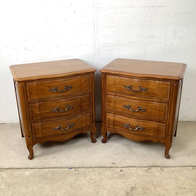French Provincial Pair Vintage French Provincial Three-Drawer Chests by Davis Furniture For Sale - Image 3 of 18