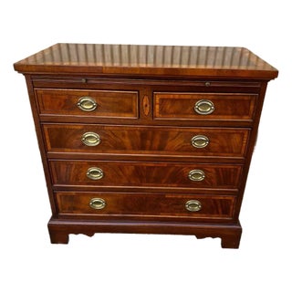 Late 20th Century Hekman Copley Place Georgian Chippendale Style Inlaid Flame Mahogany Bachelors Chest/ Nighstand For Sale