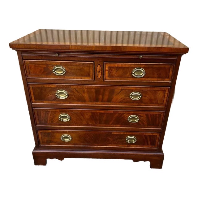 Late 20th Century Hekman Copley Place Georgian Chippendale Style Inlaid Flame Mahogany Bachelors Chest/ Nighstand For Sale