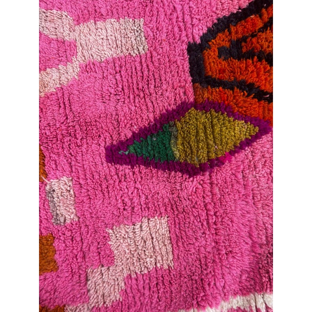 Moroccan interiors are filled with comfort and luxury. Add this boho Moroccan rug touch to your home décor with this...
