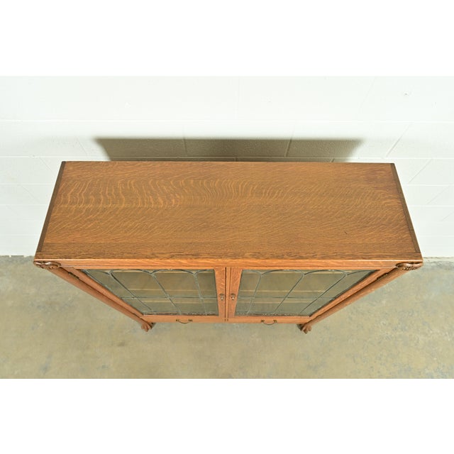 R. J. Horner Style Antique American Empire Carved Tiger Oak Double Bookcase Cabinet With Leaded Glass Doors, Circa 1890s For Sale - Image 11 of 14