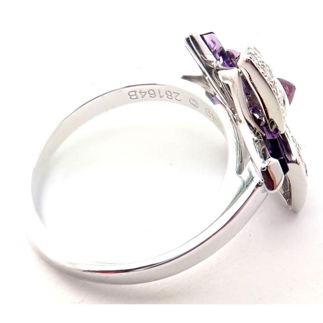 Contemporary Cartier Caresse D'orchidées Orchid Flower 18k White Gold Diamond Amethyst Ring, size 4.75 For Sale - Image 3 of 8