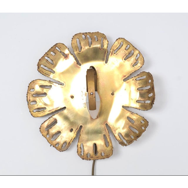 1960s Brass Flower Wall Lamp by Svend Aage Holm Sørensen for Holm Sørensen & Co, 1960s For Sale - Image 5 of 9