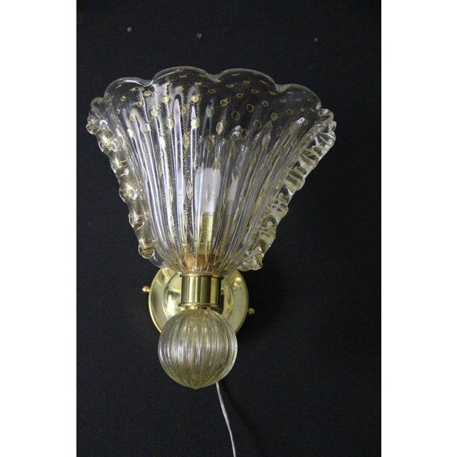 Trumpet-Shaped Gilded Murano Glass Polugoso Wall Sconces, 1990s, Set of 2 For Sale - Image 4 of 16