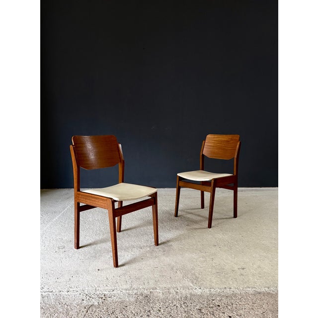 Vintage Dutch Chairs from MCM, 1960s, Set of 2 For Sale - Image 4 of 18