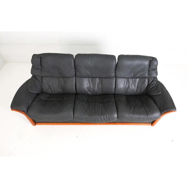 Ekornes ASA Late 20th Century Ekornes Leather Stressless Eldorado Sofa For Sale - Image 4 of 16