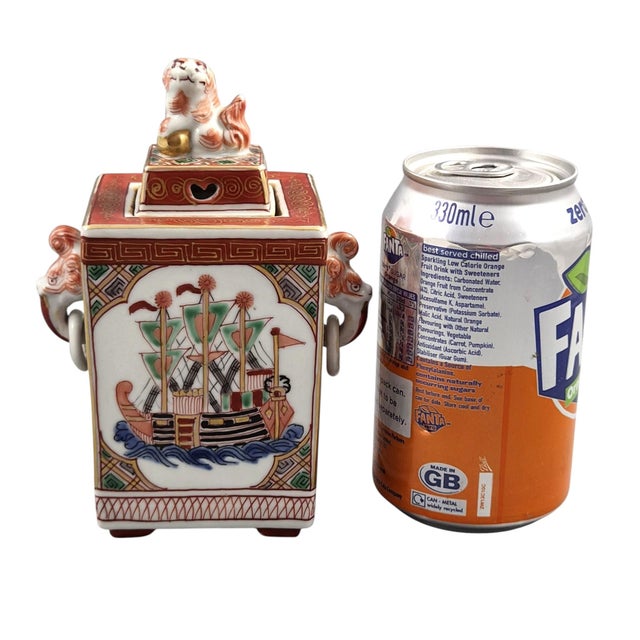 Edo Nanban Ship in Porcelain, 1860 For Sale - Image 15 of 16