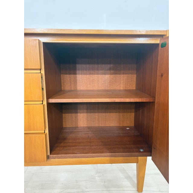 Mid-Century Chest of Drawers, 1960s For Sale - Image 5 of 15