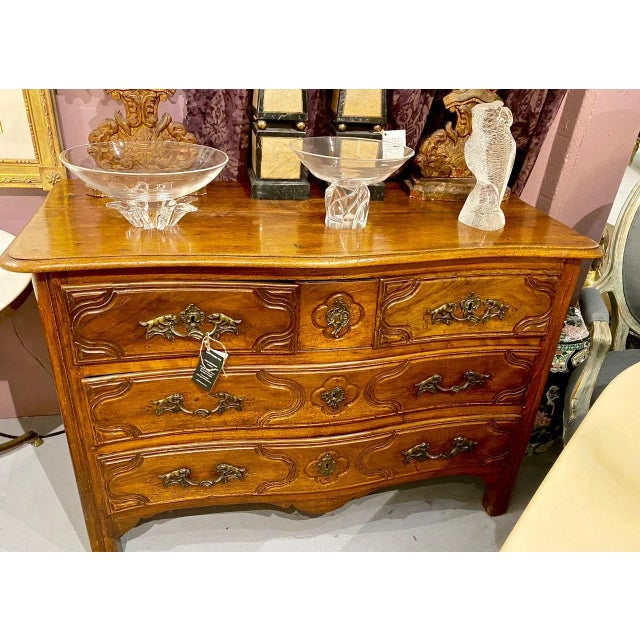 French Louis XV Walnut Commode, Mid-18th Century For Sale - Image 3 of 13