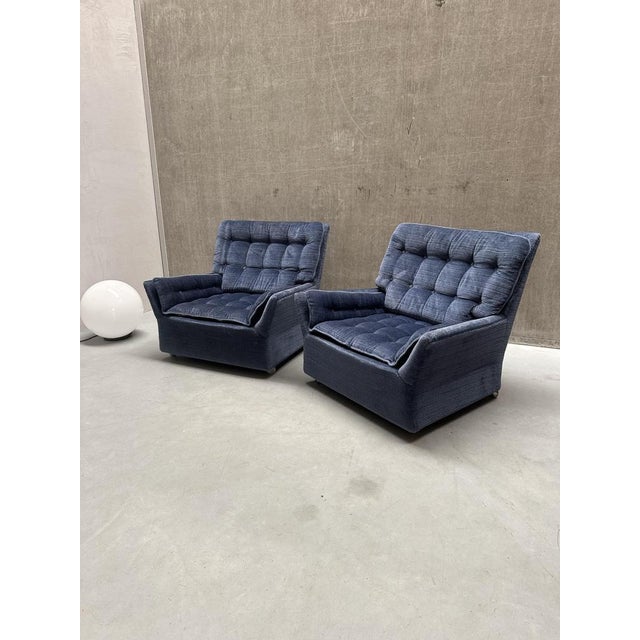 Meet this pair of exceptionally comfortable 1970s Space Age armchairs. This set perfectly combines the bold, futuristic...