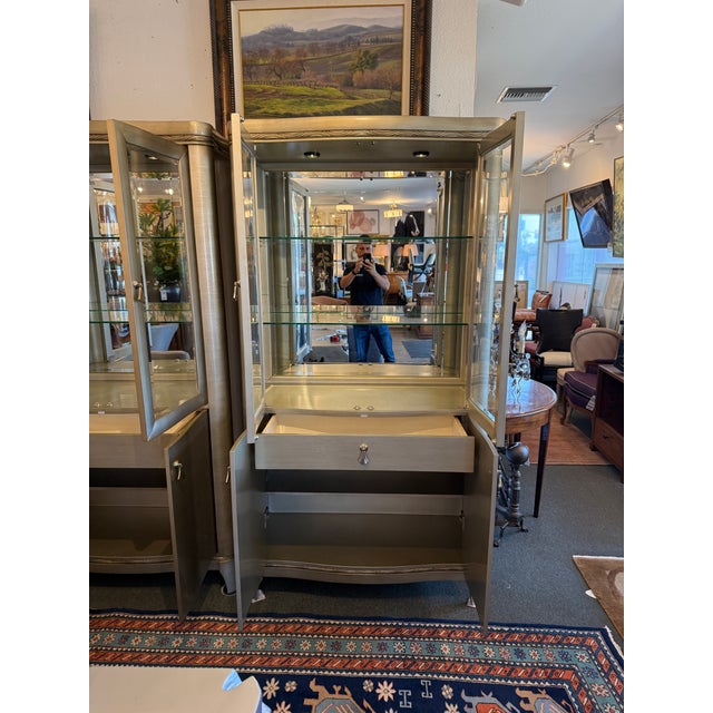 Contemporary Sofia Vergara La Reina Lighted Curio Cabinet For Sale - Image 3 of 12