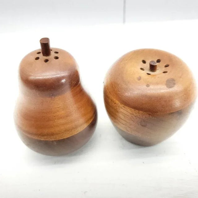 Wood Mid-Century Modern Minimalist Wood Pear & Apple Salt & Pepper Shakers - a Pair For Sale - Image 7 of 7