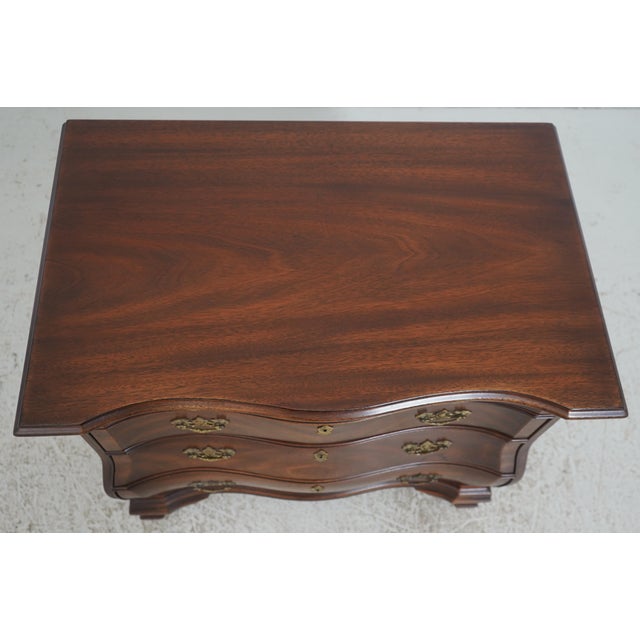 Kittinger Philadelphia Baleroy Mahogany Bombe Chest For Sale In Philadelphia - Image 6 of 18