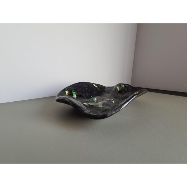 Black French Studio Pottery Bowl Freeform Lava Glaze Black Green Ceramic Dish Mid-Century French Vintage Art Pottery Accent Piece, 1950 For Sale - Image 8 of 10
