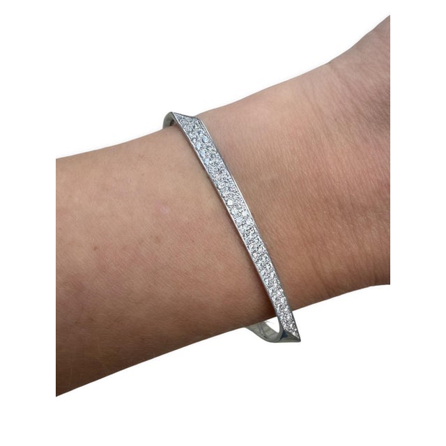 Tiffany & Co., Frank Ghery Torque 18k White Gold and Diamond Bangle Bracelet For Sale In Chicago - Image 6 of 7