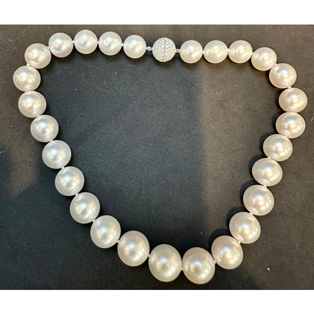 2010s 13-16 mm White South Sea Round Pearl Necklace - AAA Quality, 27 P, Diamond Ball For Sale - Image 5 of 18