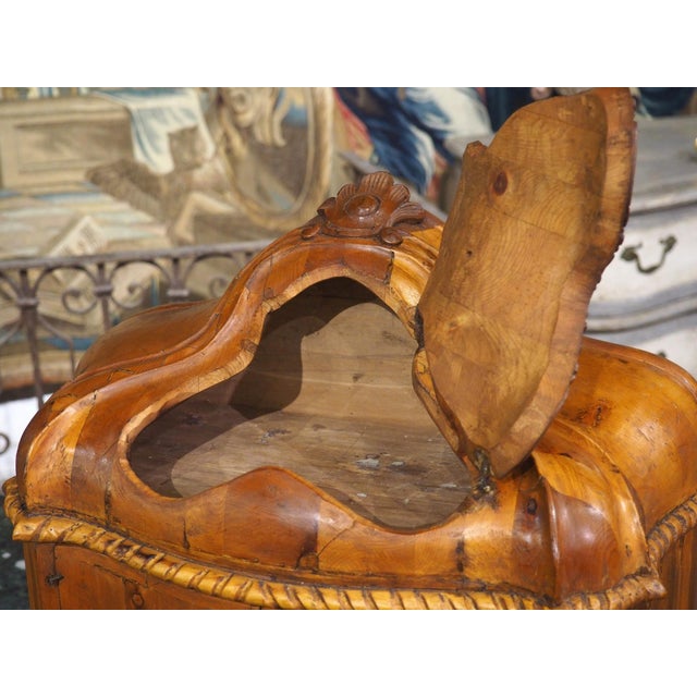 Circa 1800 Venetian Table Box in Carved Swiss Pine For Sale - Image 4 of 18
