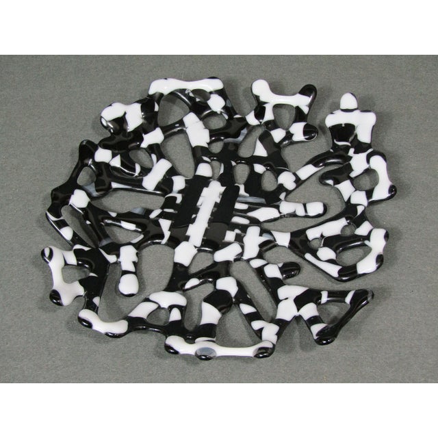 1990s Black & White Handmade Fused Glass Plate or Shallow Bowl – 11" Modern Abstract Centerpiece For Sale - Image 5 of 10