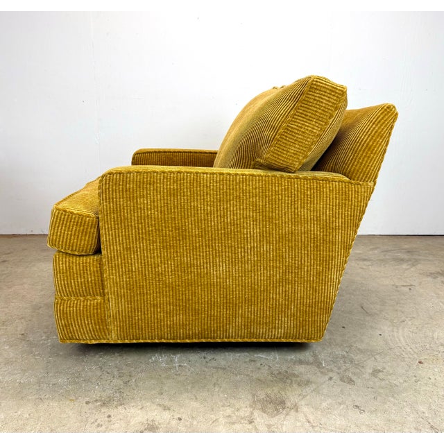 1960’s Mid Century Modern Milo Baughman Style Swivel Lounge Chair in Corduroy Restored For Sale - Image 10 of 12