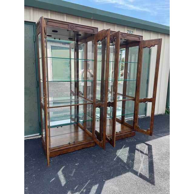 1970s Drexel Heritage Old Continent Collection French Country Illuminated Display Cabinets- A Pair For Sale - Image 10 of 12