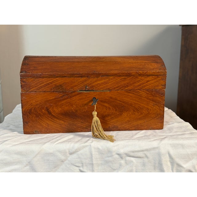 American Early 19th C. American Primitive Grain-Painted Dome-Top Box For Sale - Image 3 of 14