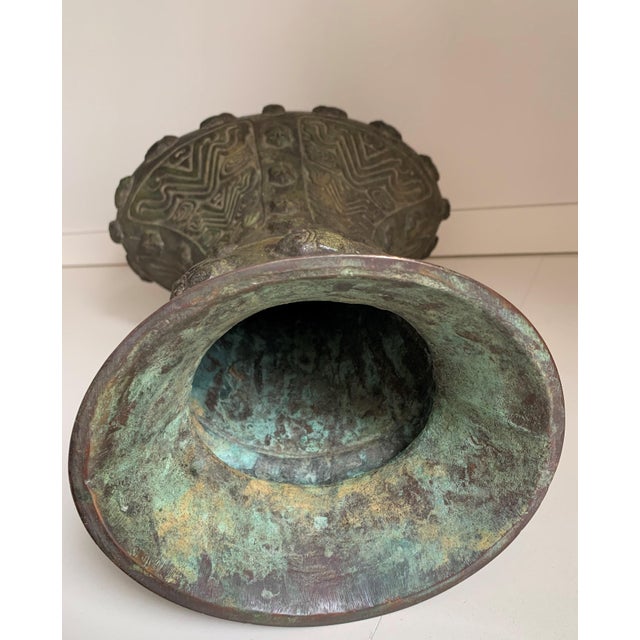 Chinese Achaistic Late Shang Dynasty Inlaid Bronze Gu Vessel For Sale - Image 10 of 13