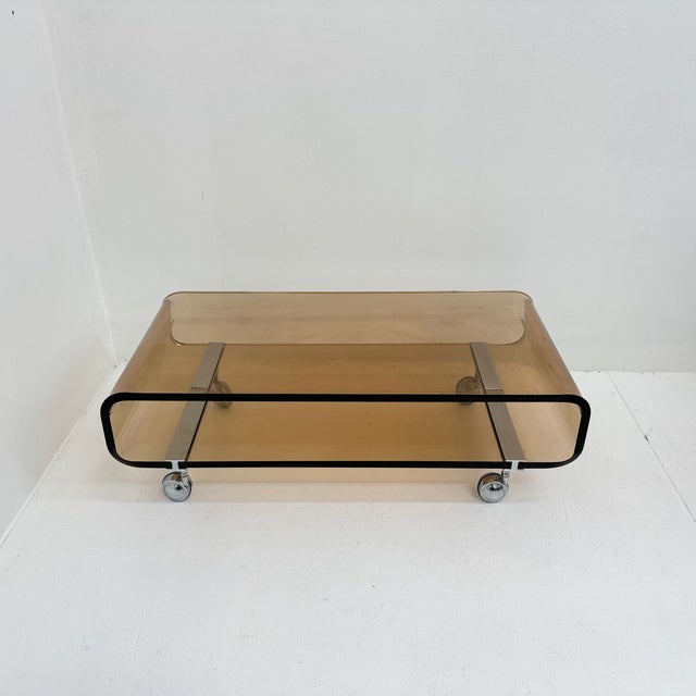 Mid-Century Acrylic Glass Coffee Table by Michel Dumas for Roche Bobois, 1972 For Sale - Image 17 of 18