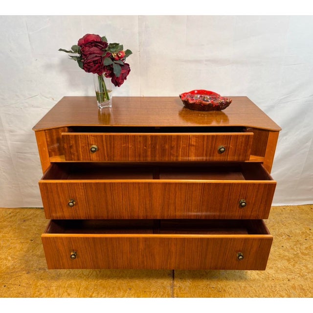 Mid-Century Teak Chest of Drawers from Austinsuite, 1960s For Sale - Image 4 of 11