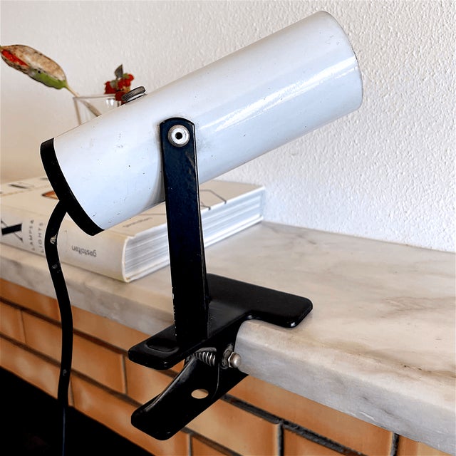 Black Mid-Century Space Age Italian Metal Clamp Spotlight in style of Targetty, 1970s For Sale - Image 8 of 8
