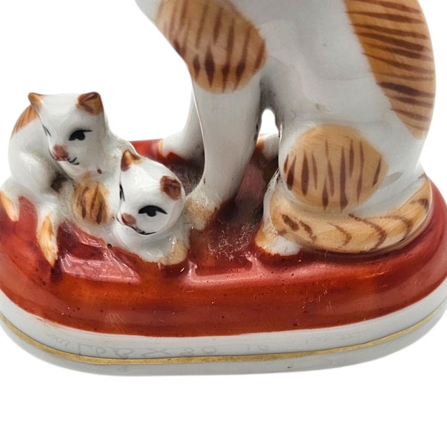 Victorian Samson Paris Chelsea-Style Porcelain Cat Family Figurine For Sale - Image 3 of 13