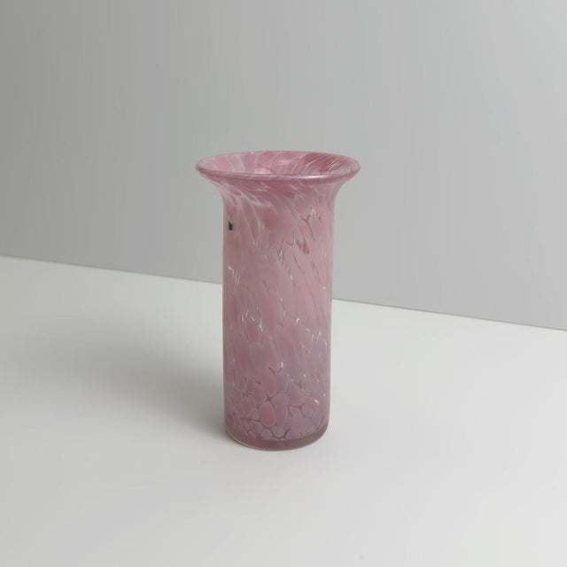 1970s Vintage Pink Mottled Glass Spill Vase from Mdina, 1970s For Sale - Image 5 of 10