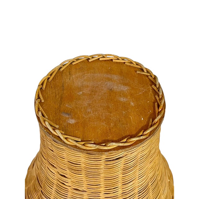 Antique French Provincial Fluted Handmade Wicker Basket For Sale - Image 9 of 12