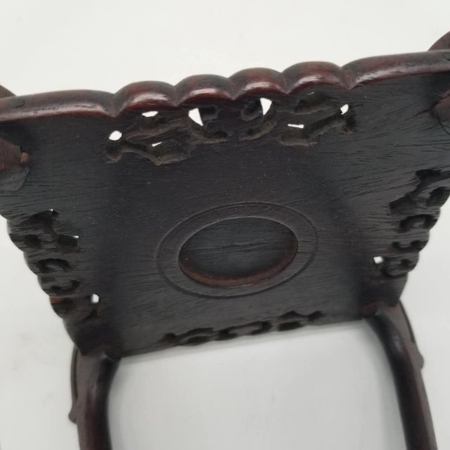 Vintage Japanese Carved Wood Okimono Stand With Curved Legs For Sale - Image 4 of 15