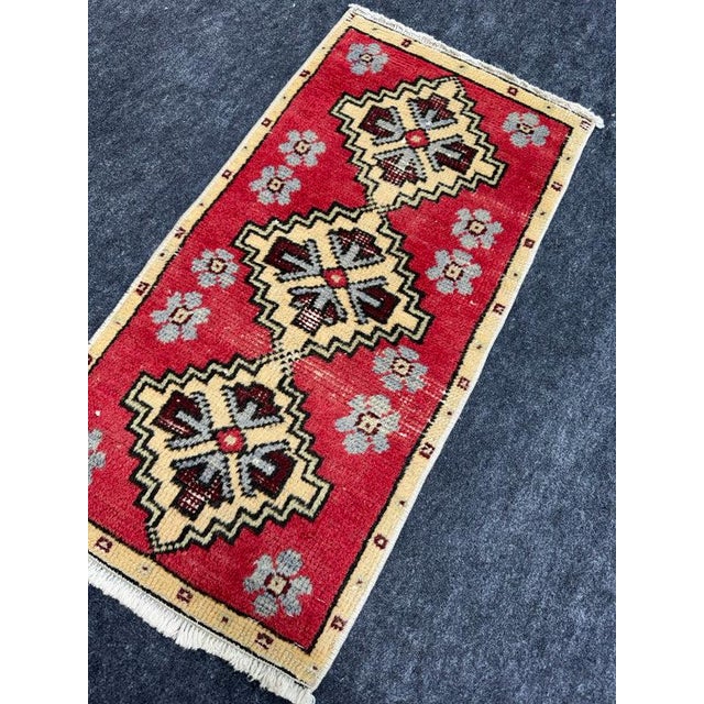 Early 21st Century Turkish Yastik Rug 1'5" x 2'10" For Sale - Image 5 of 5