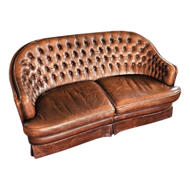 Small Chesterfield 2-Seater Sofa in Brown Leather For Sale