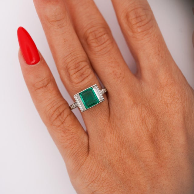 Art Deco 1.58 Carat No Oil Colombian Emerald & Diamond 3 Stone Platinum Ring For Sale - Image 4 of 15