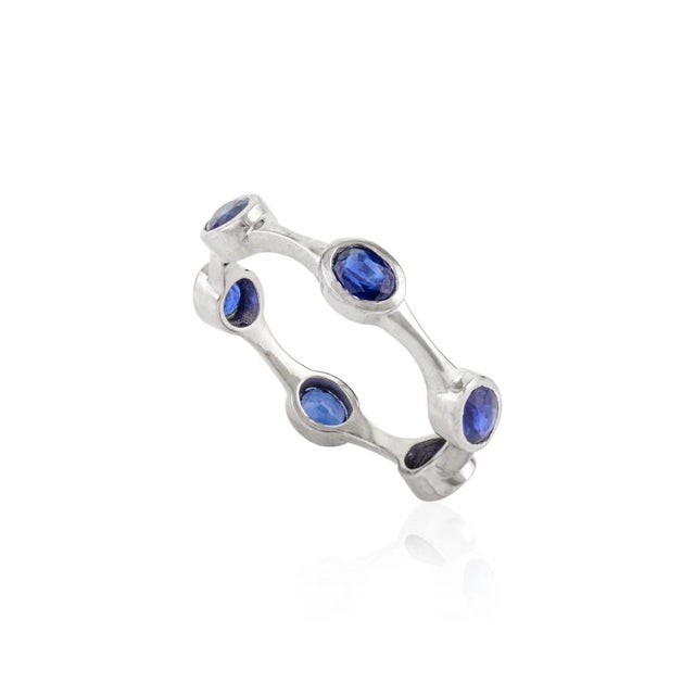Modern Minimal Everyday Blue Sapphire Stackable Band Ring in 14k Size 6 For Sale - Image 3 of 10