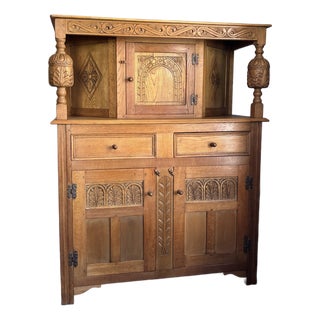 Early 20th Century English Oak Court Cabinet For Sale