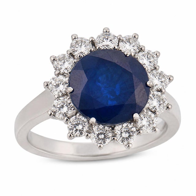 Contemporary Vintage Gia 4.00 Carat Sapphire Diamond 18k White Gold Cluster Ring, Size 5 For Sale - Image 3 of 6