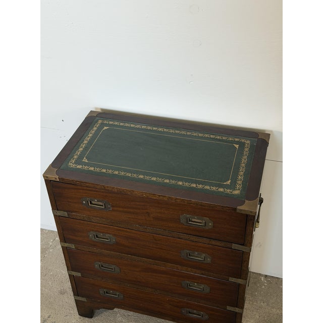 English Campaign Chest of Drawers in Mahogany, Brass and Leather, 1930s For Sale - Image 6 of 8