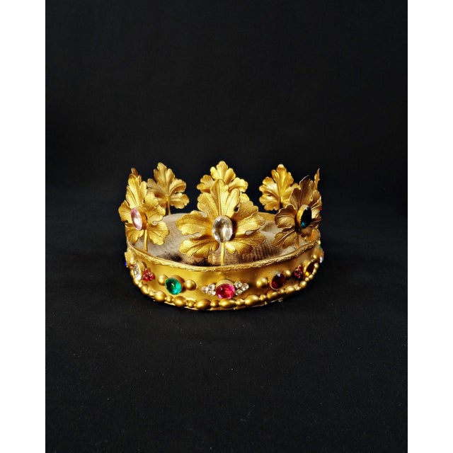 Large Crown of the Virgin in Gilded Brass and Colored Glass Cabochon, 19th Century For Sale - Image 12 of 17