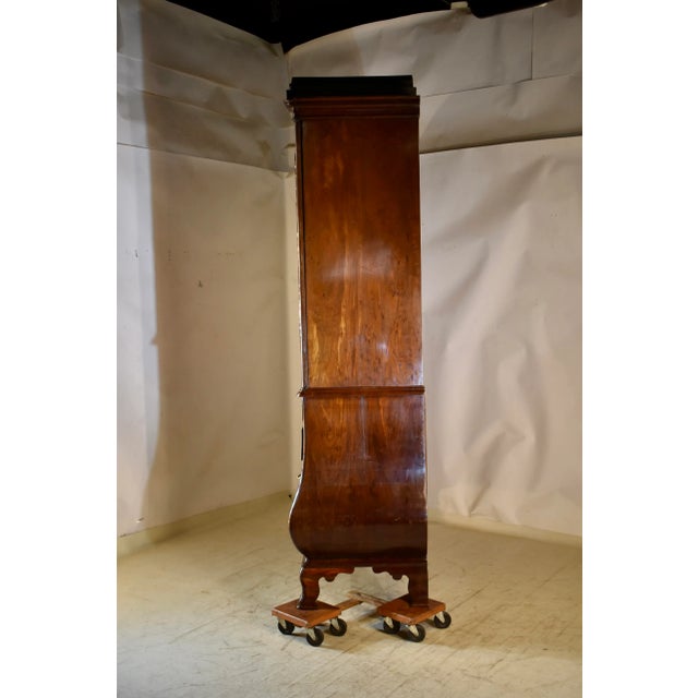 English 18th Century Dutch Plum Pudding Linen Press For Sale - Image 3 of 12